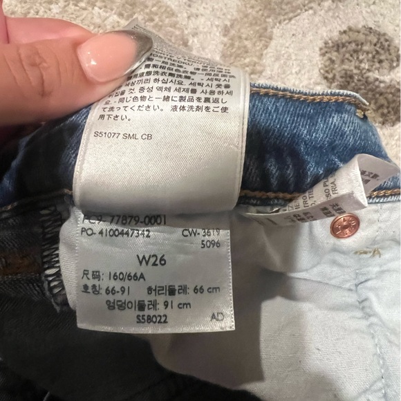 Levi's Ribcage Short in Urban Oasis - Picture 6 of 6